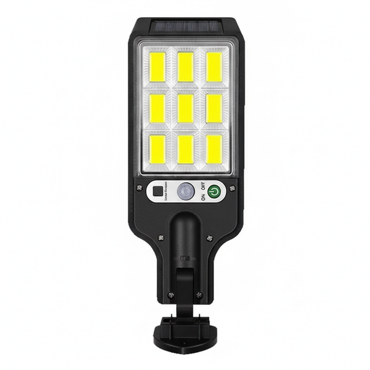 Solar LED Outdoor Wandleuchte auf weißem Hintergrund, E-Commerce-Produktfoto